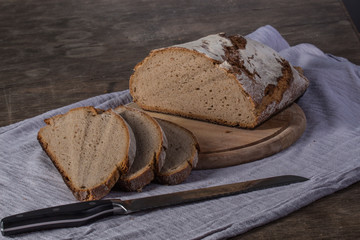 Brot auf Tisch