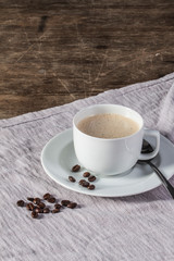 Kaffetasse auf Tisch