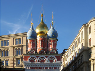Fototapeta na wymiar Moscow. The Zaryadye Park. Znamensky Cathedral. The temple dome.