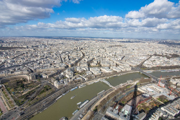 エッフェル塔から見たパリの景色