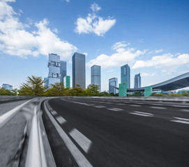 Obraz premium cityscape and skyline of Shenzhen from empty asphalt road