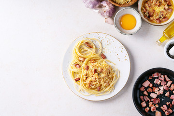 Spaghetti pasta alla carbonara