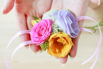 How to make a wrist corsage. Step by step, tutorial.
