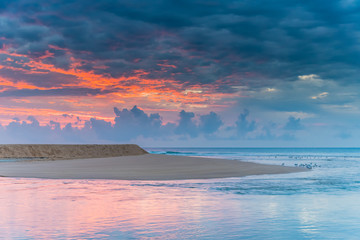 Fototapeta premium Early Morning Cloud Coverage at the Lagoon