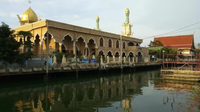 Ridwanool islam Mosque in Bangkok , Thailand