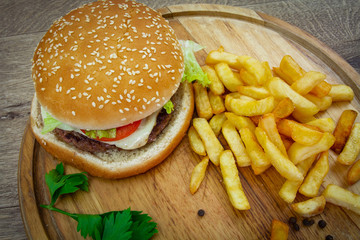 hamburger avec frite 