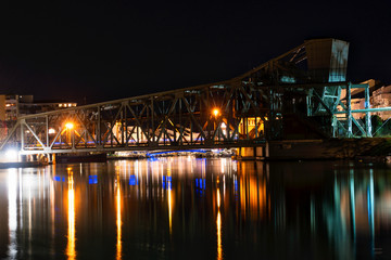 Fototapeta na wymiar pont nuit