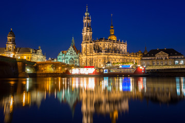 Fototapeta na wymiar Beautiful architecture of the old town in Dresden at night, Saxony. Germany