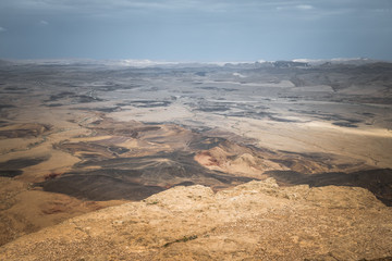 Fototapeta na wymiar view from mitzpe ramon on th desert