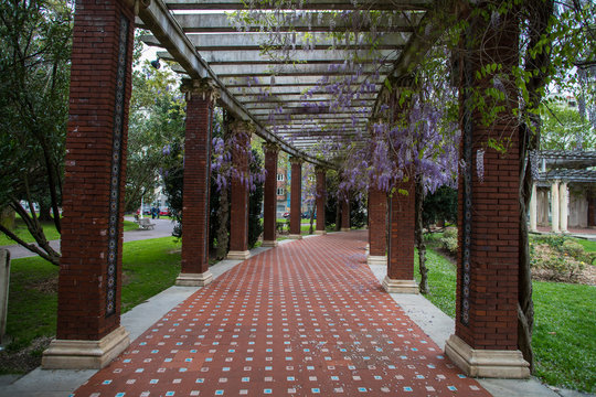 Pegola im Park de Do&ntilde;a Casilda-Bilbao.