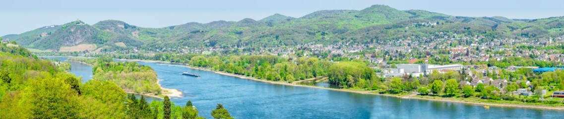 Fototapeta na wymiar Panorama des Rheintales bei Bad Honnef