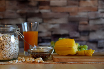 gesundes Frühstück mit Ost und Haferflocken 8