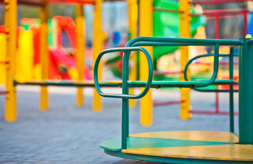 Circular rotational swing on the playground