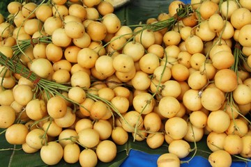 longkong fruit is delicious at street food