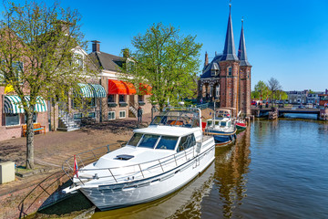 Am Reichsmonument Waterpoort, Sneek, Holland