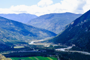La naturaleza y animales en los pirineos de españa