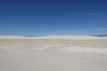 Fototapeta na wymiar View of the White Sands National Monument with its gypsum sand dunes in the northern Chihuahuan Desert in New Mexico, United States