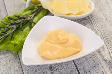 Cheese sauce in the bowl