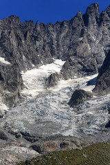 Obraz premium Les Drus (3754 m). Le petit Dru (3.730 m) et le grand Dru (3.754 m). Glacier du Nant Blanc. Rogon des Drus. Glacier des Drus. Vue de la mer de Glace. Chamonix.