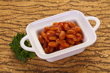 Baked kidney with tomato sauce