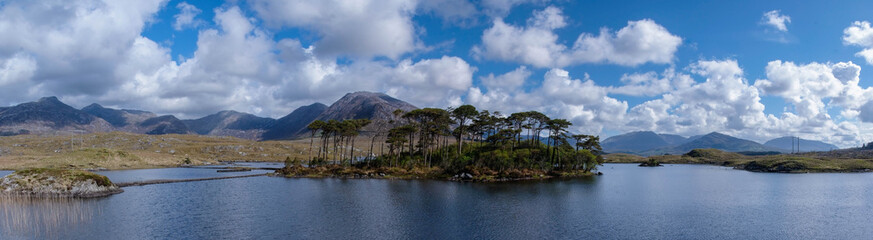 Fototapeta na wymiar Fir Island panorama, Connemara