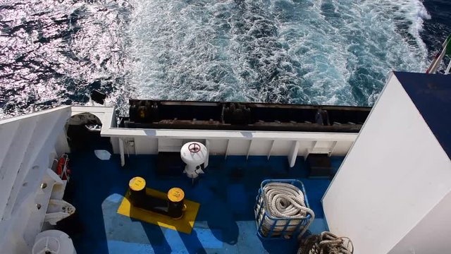 Quadrato di poppa di una nave di linea durante la navigazione