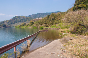 水没したガードレールと廃道　Flooded guardrail and Abandoned road　横竹ダム　佐賀県嬉野市