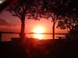 un rojo atardecer