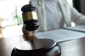 The lawyer provides advice, advice, legal proposals. Examination of legal documents