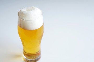 グラスの注がれたビール