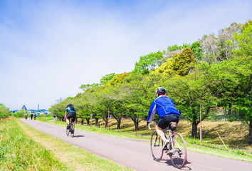 Fototapeta premium サイクリングイメージ 多摩川サイクリングロード