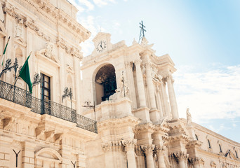 Obraz premium fragment of ancient The Cathedral of Syracuse (Duomo di Siracusa), Sicily, Italy.