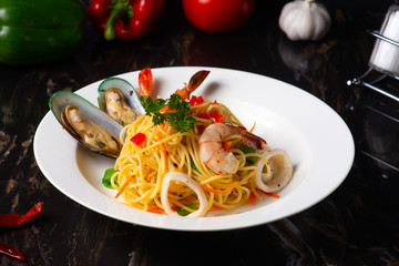  italian seafood saghetti with  pasta with clams
