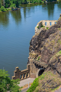 Die sogenannten "Ruins of Libuse&acute;s Bath" im Vysehrad-Park in Prag/Tschechien