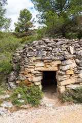 Fototapeta na wymiar Stone hut in Navarre, Spain, between Torres del Rio and Viana on the Way of St. James, Camino de Santiago