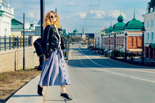 walk along street