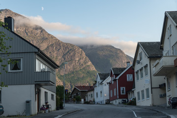 Abendlicht in Andalsnes und dem Isfjord
