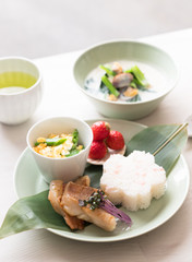 赤魚と炒り卵サラダの和風ランチ