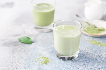 Obraz na płótnie Canvas Iced Matcha green latte