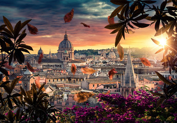 De stad Rome bij zonsondergang