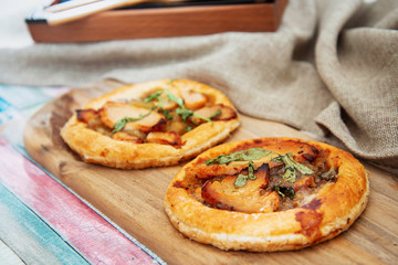 VEGETABLE PIE WITH CHERRY TOMATOES, GRILLED PEPPERS AND COURGETTES With fresh eggs and fresh cream