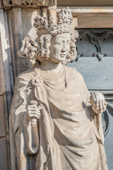 Obraz premium Wall figure of queen at main facade of cathedral in Magdeburg, Germany