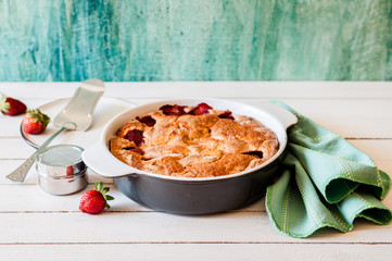 Strawberry Cake in Ceramic Pan