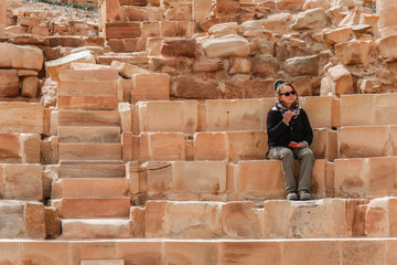 Besucherin Touristin in Petra, Jordanien