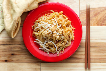 Pad Thai Chicken © Ezume Images