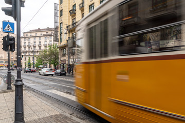 Fototapeta na wymiar Straßenbahn in Budapest