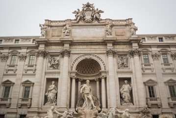 Fototapeta na wymiar The beautiful Trevi fountain in Rome