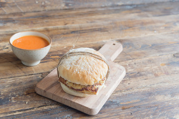 bocadillo de omelette and gazpacho