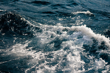  sea ​​wave crest