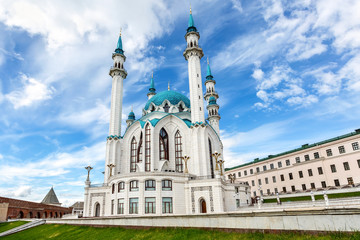 Fototapeta na wymiar Famous Kul Sharif mosque in Kazan Kremlin
